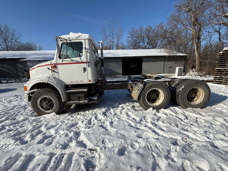 1996-international-8100-image-14