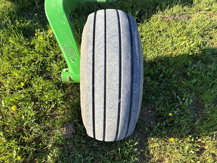 john-deere-2210-image-29