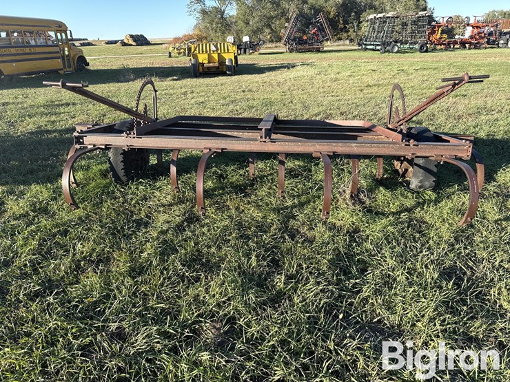 graham-hoeme-plow-k-12'-pull-type-chisel-image-6