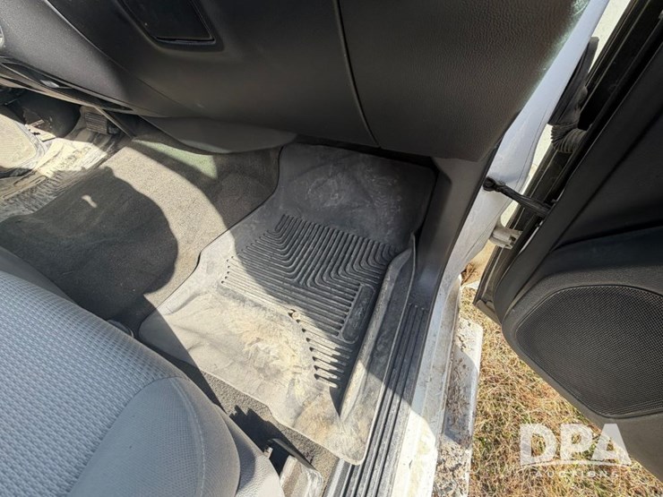 2017-chevrolet-1500-image-51