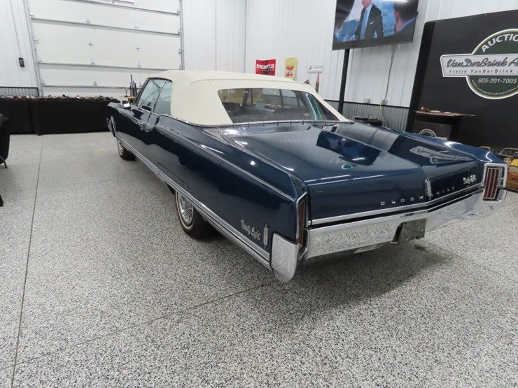 1965-oldsmobile-98-convertible-image-6