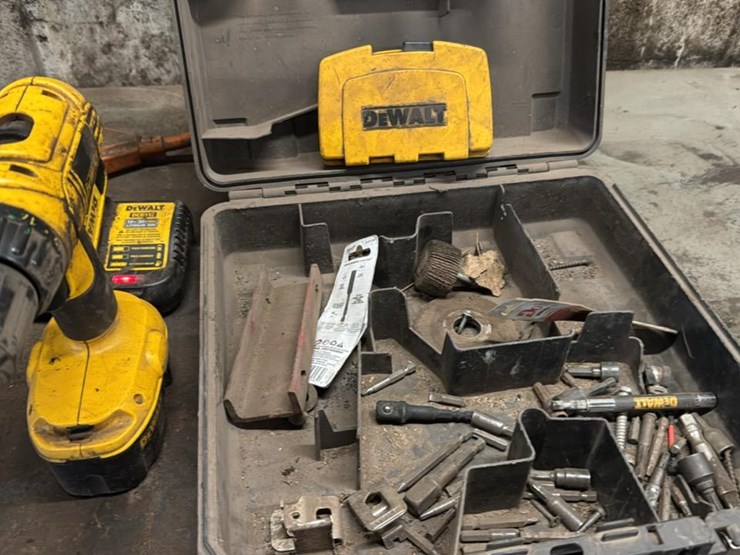 #157-•-contents-of-shelf-and-table*-image-4