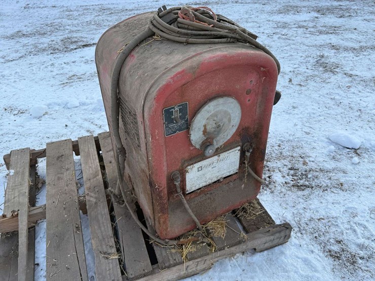 power-craft-welder,-could-use-new-leads,-220v-image-1