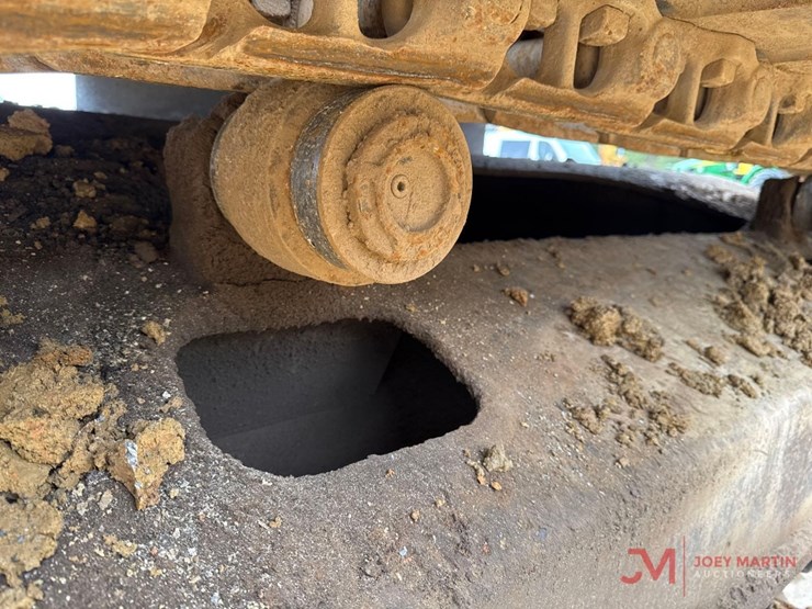 hitachi-zx240-lc-3-image-7