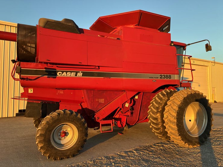 case-ih-2388-image-3