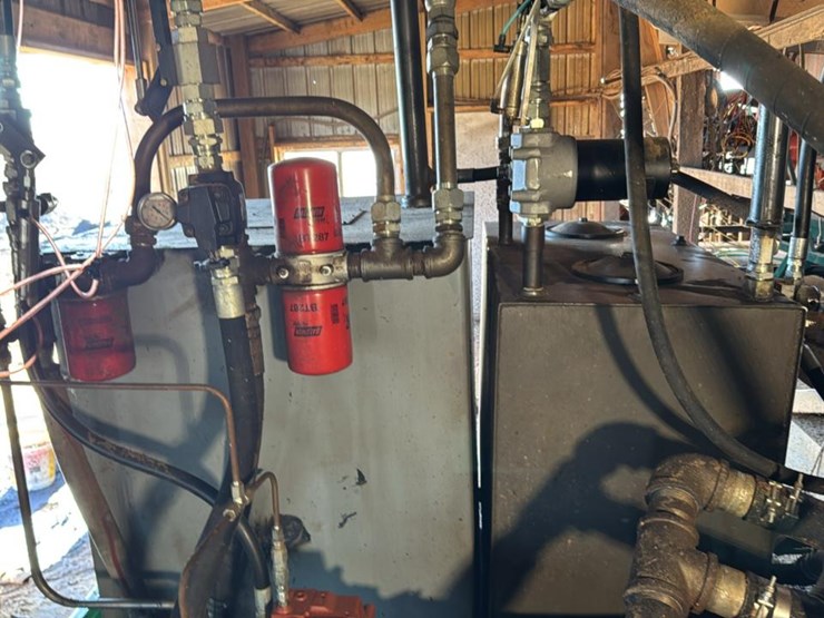 #131-•-part-of-entirety!-jack-shaft,-pumps-reservoirs,-and-main-frame,-gear-flow-divider,-99-gallon-capacity-image-2