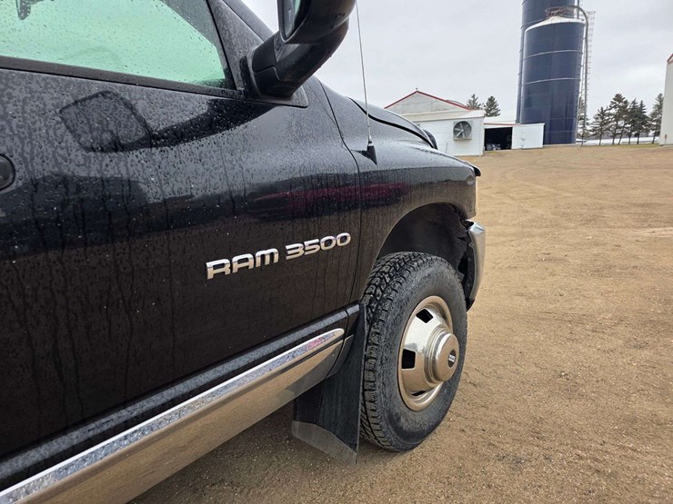 2005-dodge-ram-3500-image-56