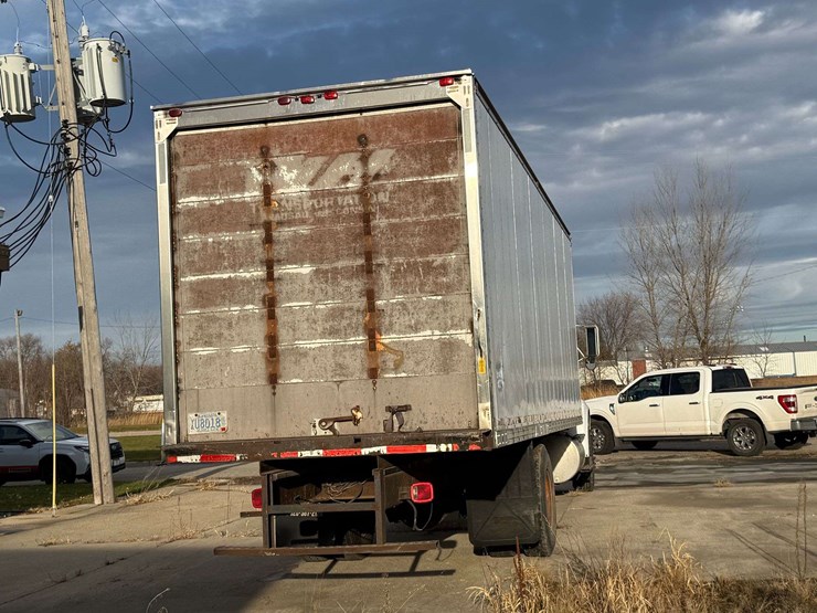 1992-international-805-box-truck,-shows-54,622-miles,-9-speed-transmission,-11r22.5-tires,-26.5’-box-image-10