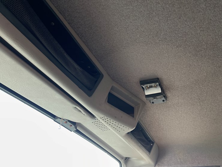 international-4700-image-22