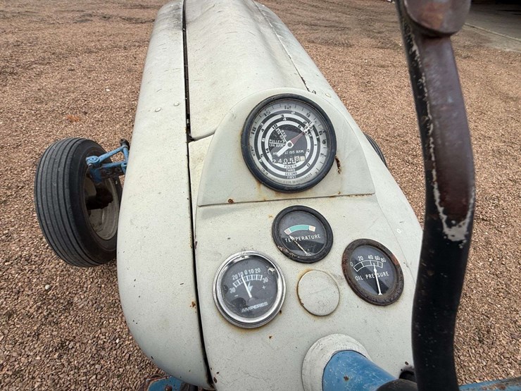 1954-ford-tractor-image-15