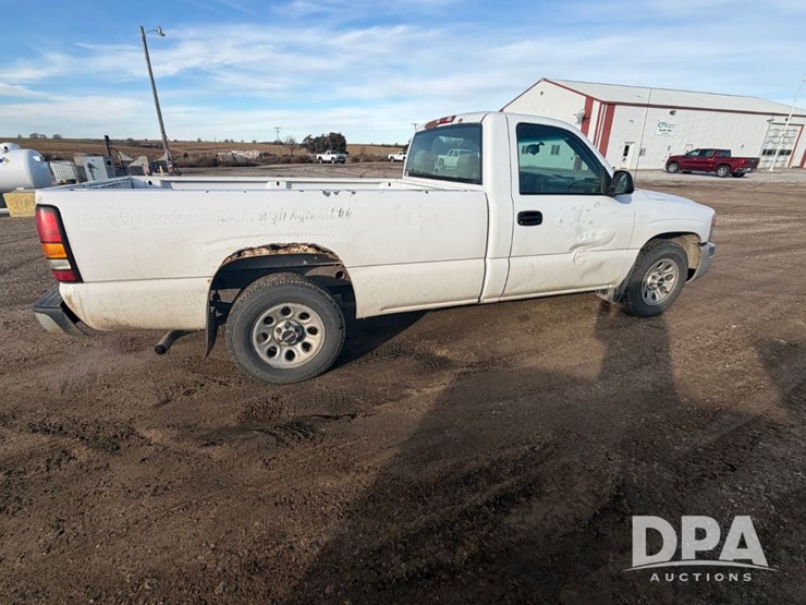 2007-gmc-sierra-1500-image-8