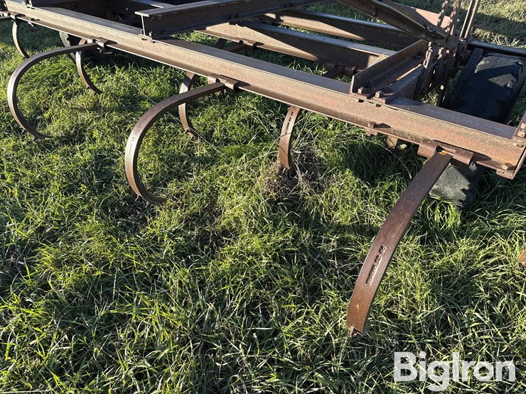 graham-hoeme-plow-k-12'-pull-type-chisel-image-12