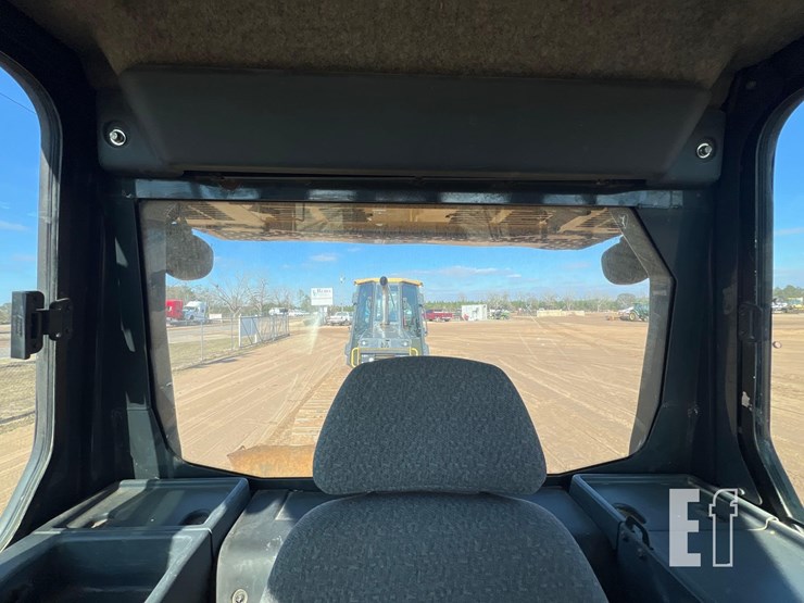 2015-deere-550k-lgp-image-39