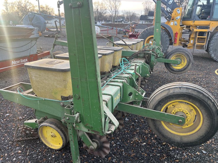 john-deere-7100-image-4