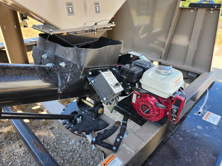 2025-j&m-ec-270-tandem-seed-tender-image-3