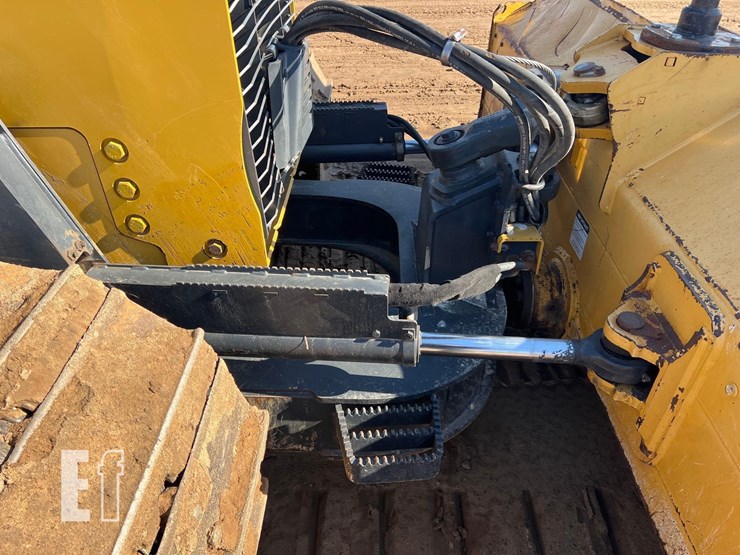 2013-deere-650k-lgp-image-19