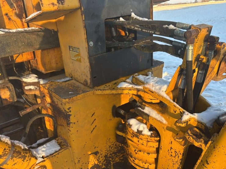 john-deere-555-image-32