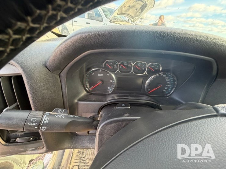 2017-chevrolet-1500-image-59