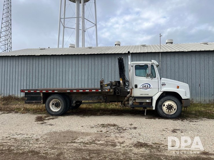 1999-freightliner-fl70-image-5