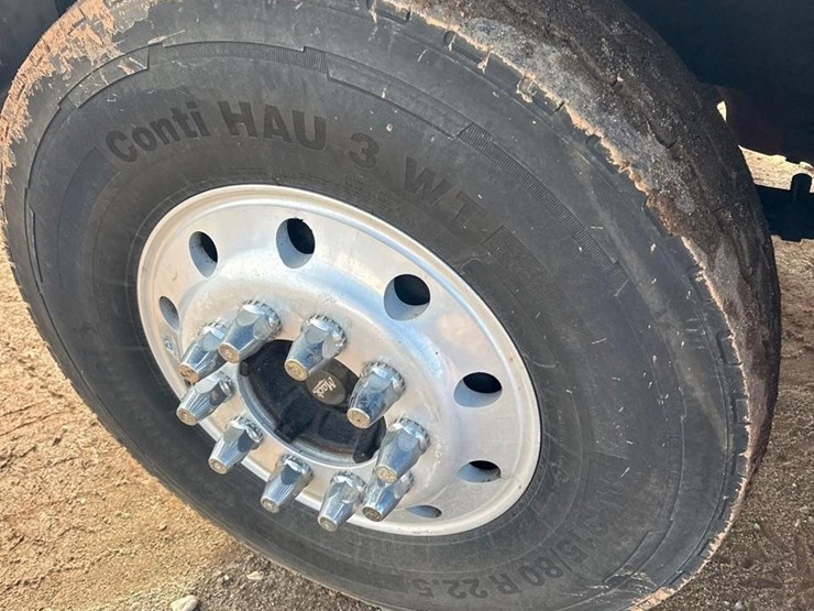 2016-mack-granite-gu433-image-7