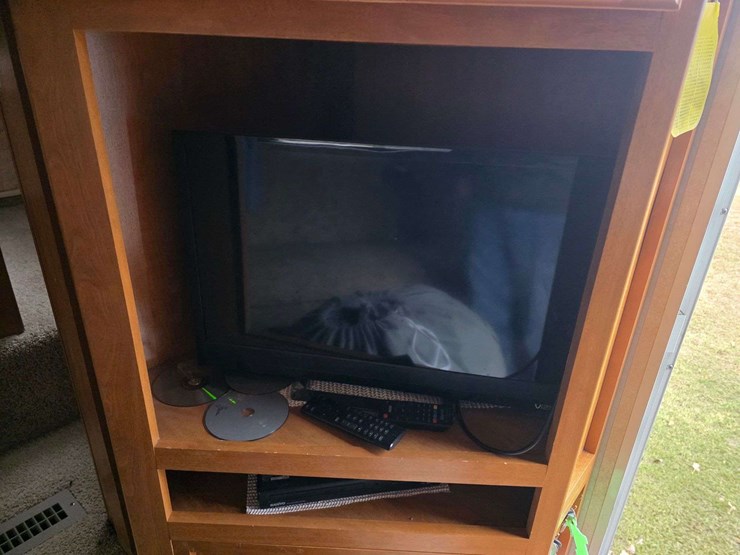 2004-prowler-fleetwood-5th-wheel-rv,-model-255-bhs,-12’-slide-out,-newer-19’-awning,-1-queen-front-b-image-52