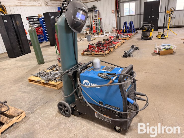miller-millermatic-225-portable-mig-welder-image-2