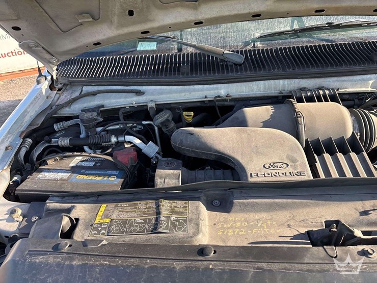 2011-ford-cargo-image-7