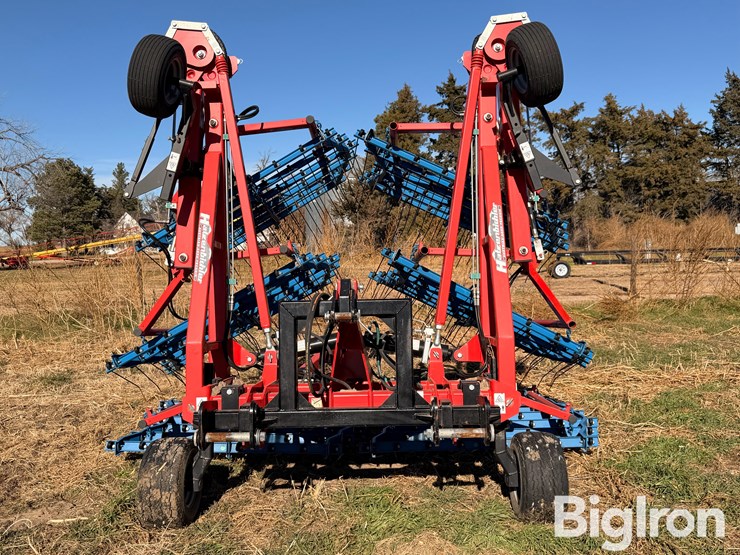 2022-hatzenbichler-30'-hydraulic-comb-harrow-image-2