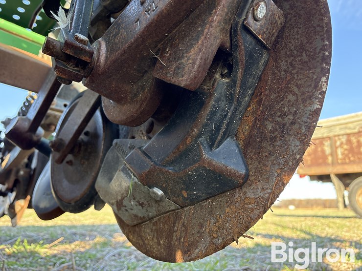 john-deere-1560-image-11