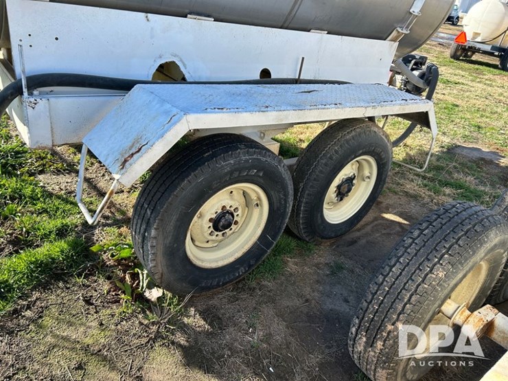 liquid-nurse-trailer-(cp1350,-tank-2001)-image-11