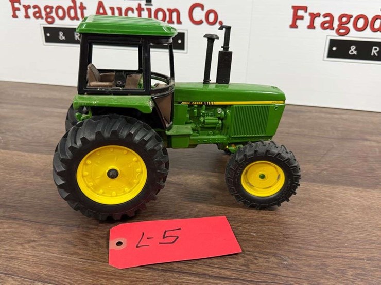 john-deere-4455-image-1