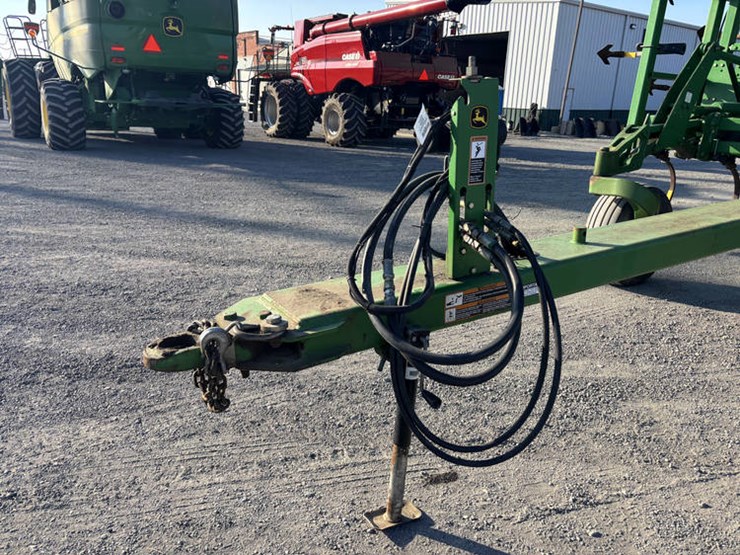 john-deere-2210-image-3