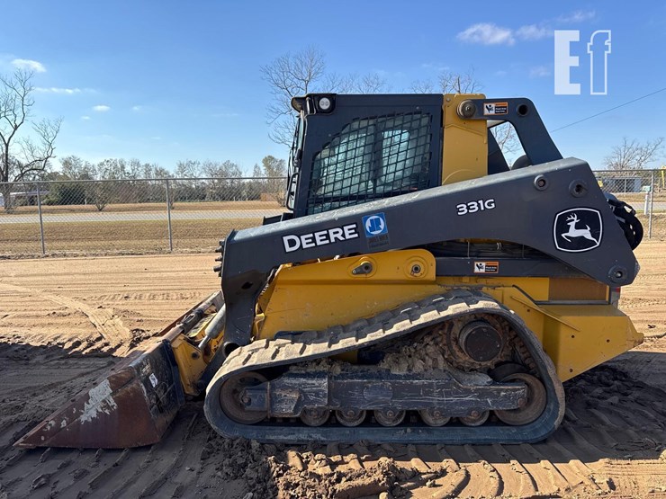 2021-deere-331g-image-1