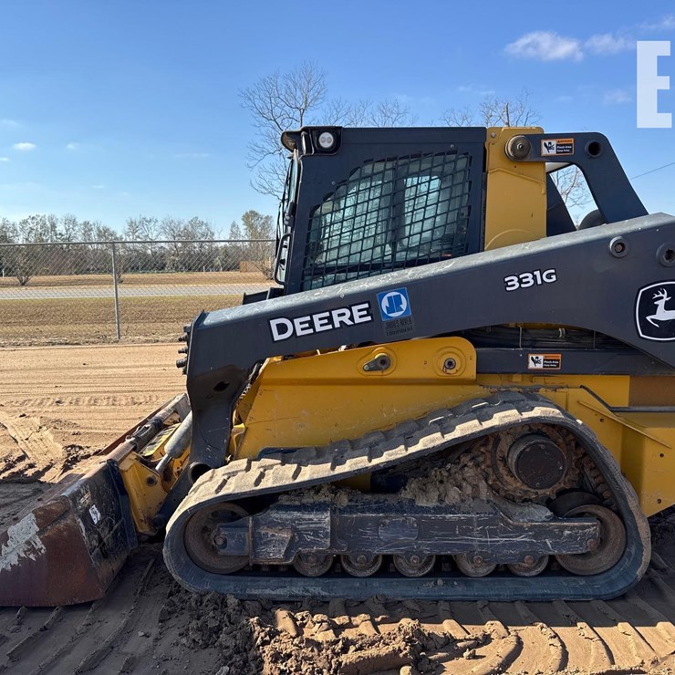 2021 DEERE 331G
