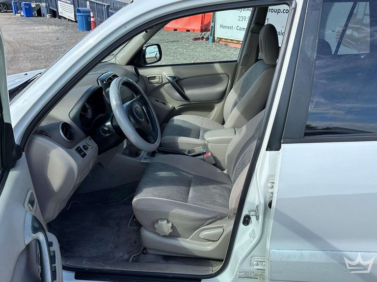 2002-toyota-rav4-image-12