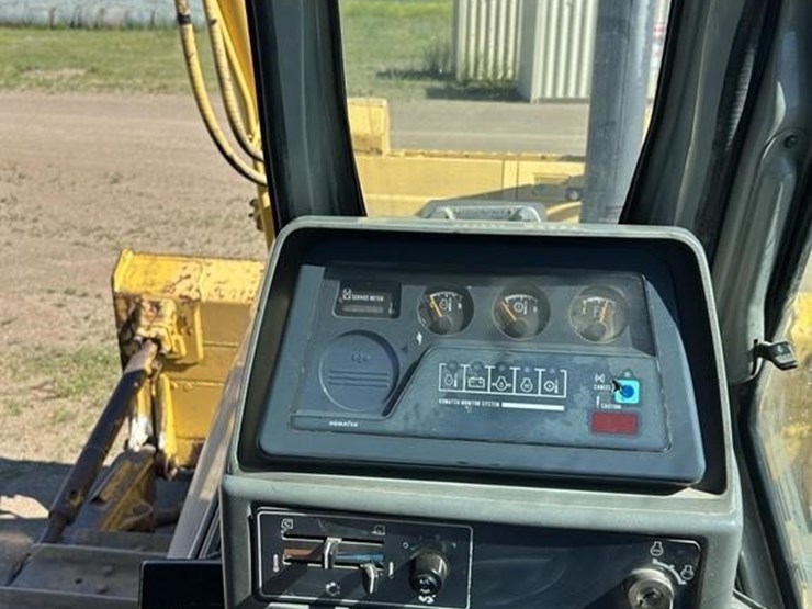 komatsu-d65ex-12-image-58