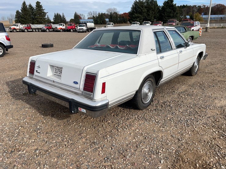 #1200-•-1986-ford-crown-victoria-**recommend-trailering**-(has-mn-title)-image-5