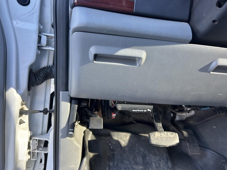 2005-ford-f350-image-35