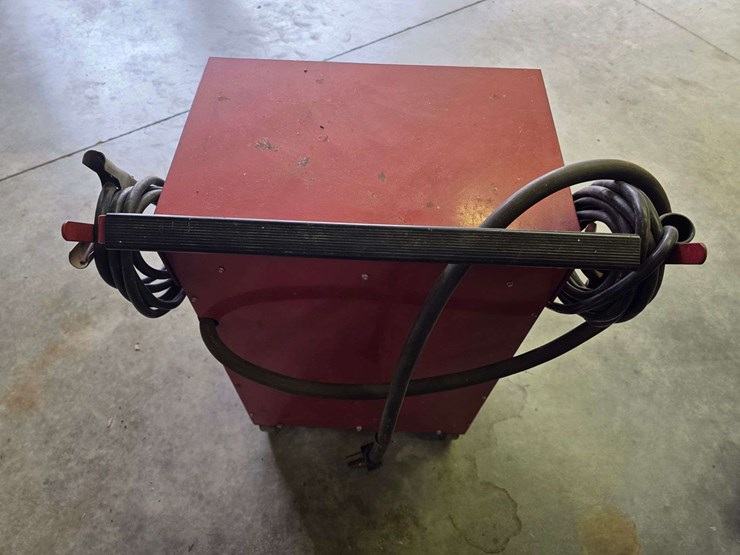 century-ac-dc-hd-stick-welder,-used-very-little,-working-order-image-6