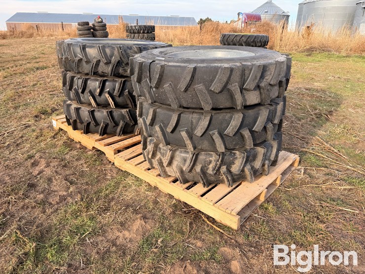 11r24.5-tires-on-valley-pivot-rims-image-1