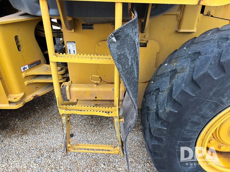 2007-deere-444j-image-30