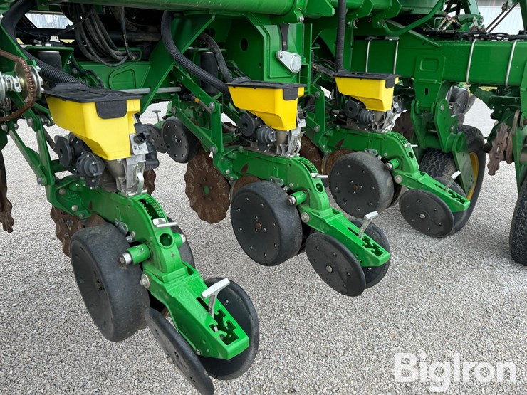 2015-john-deere-1795-image-14