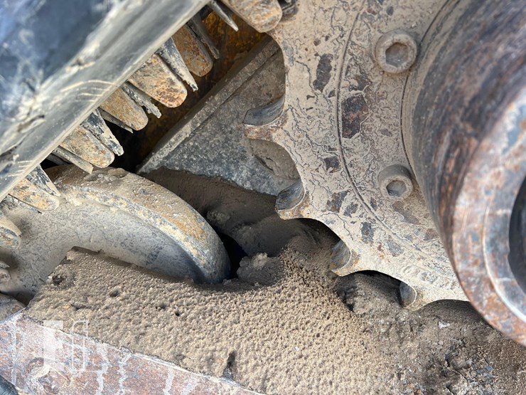 new-holland-c227-image-13