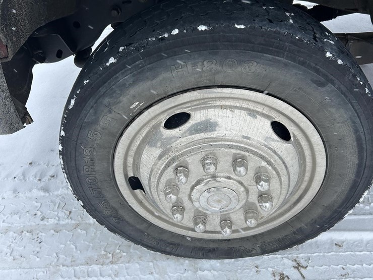 ford-f550-xl-image-9