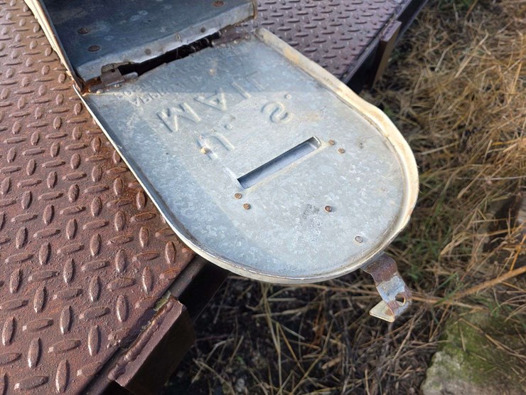large-vintage-mail-box,-14”-x-10.5”-x-2’,-needs-some-repair-image-4