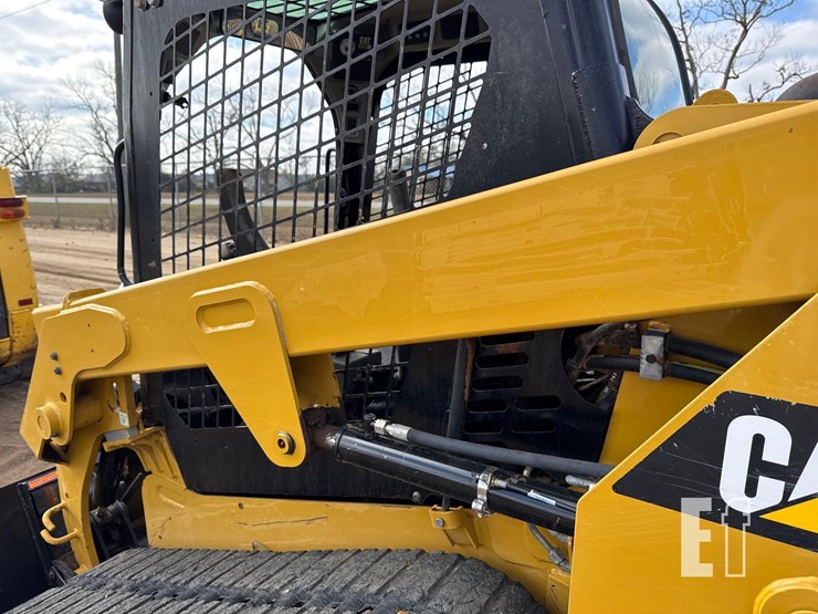 2017-caterpillar-239d-image-11