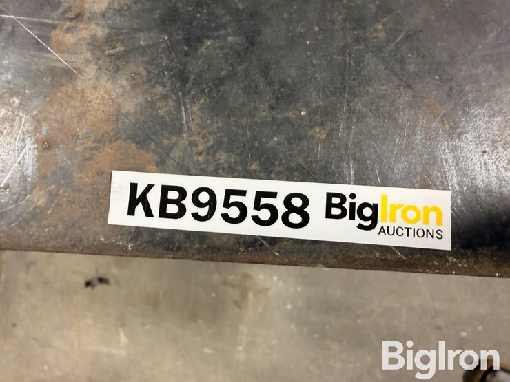 8'-welding-table-w/-vice-image-11