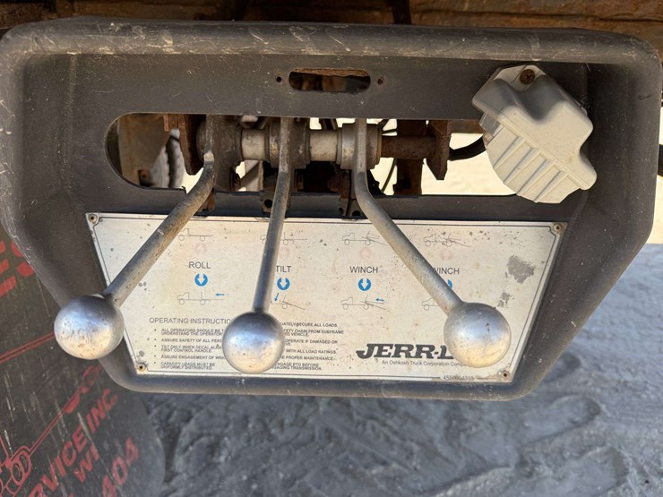 2006-sterling-rollback-truck,-101"x27'-bed,-winch,-automatic-transmission,-388k-miles,-11r22.5-tires-image-44