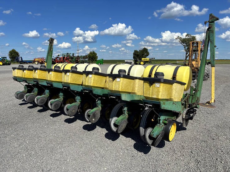 john-deere-7000-image-8