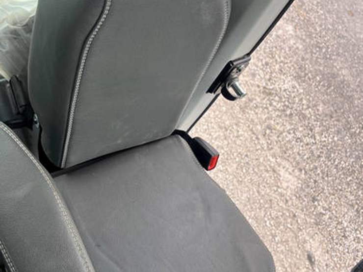 2023-new-holland-t9.600-image-48